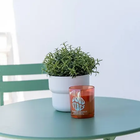 1 Bedroom Flat Completely Renovated. Apartment