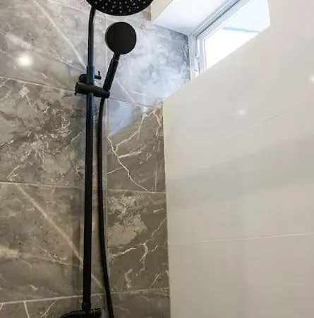 1 Bedroom Flat Completely Renovated. * Armacao de Pera