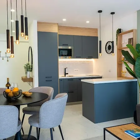 Daire 1 Bedroom Flat Completely Renovated. Armação de Pêra