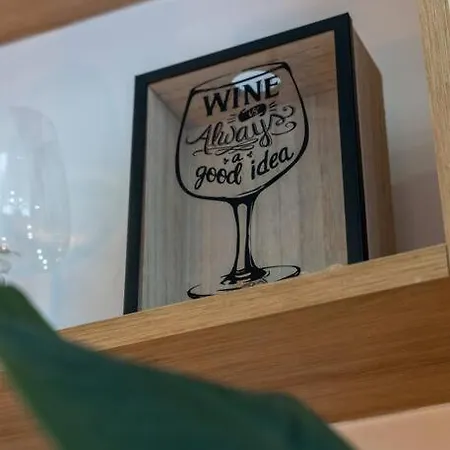 1 Bedroom Flat Completely Renovated. *