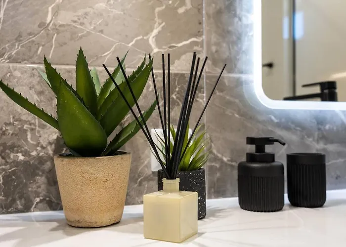 1 Bedroom Flat Completely Renovated. *