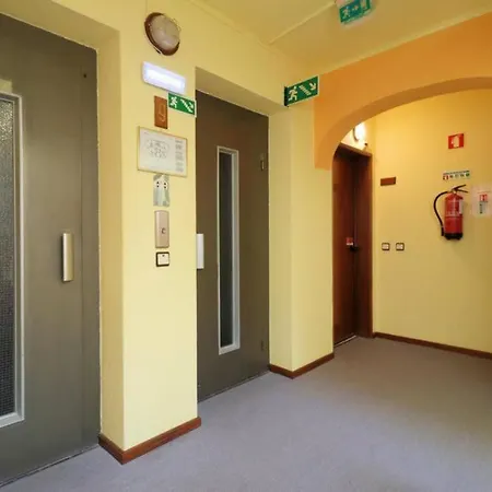 1 Bedroom Flat Completely Renovated. Apartamento Armação de Pêra